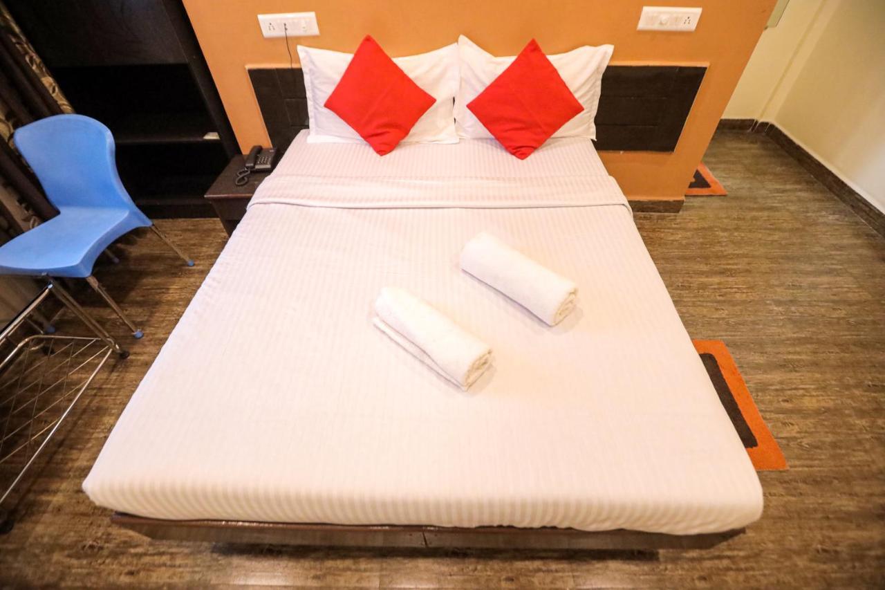 לונבלה Hotel Sai Niwas מראה חיצוני תמונה
